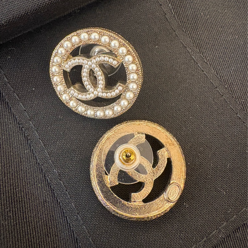 Chanel 香奈兒圓牌珍珠針式耳環-4