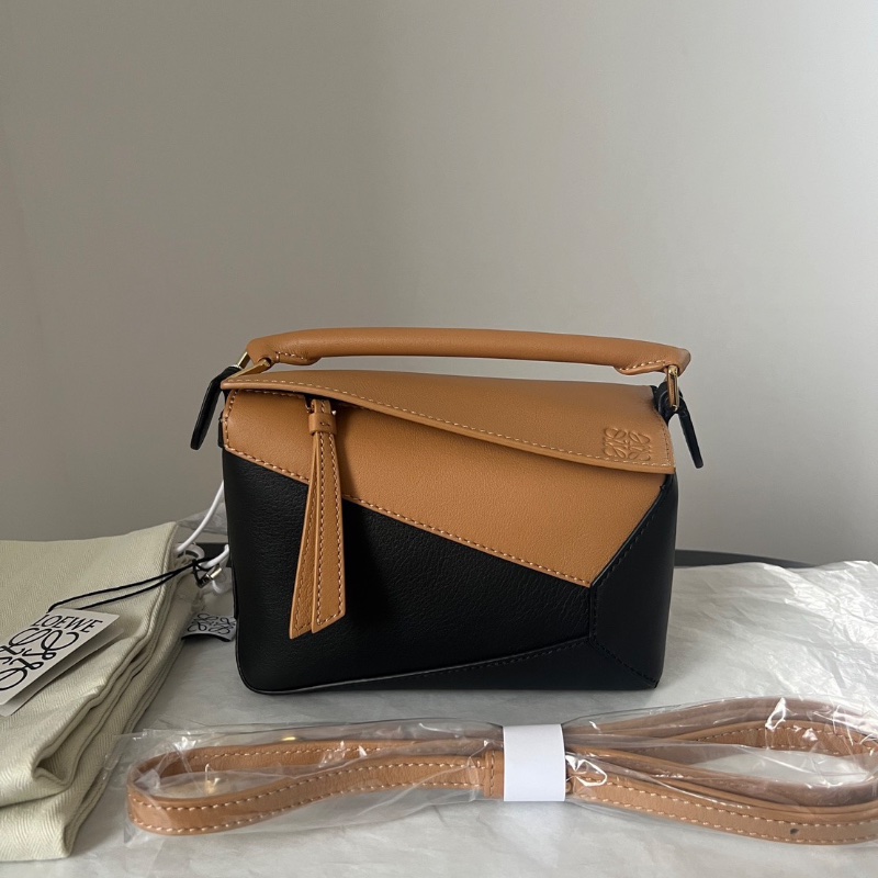 loewe mini puzzle 黑色拼焦糖色18*8*12.5 99新配件塵袋-1