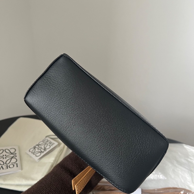 loewe mini puzzle 黑色拼焦糖色18*8*12.5 99新配件塵袋-7