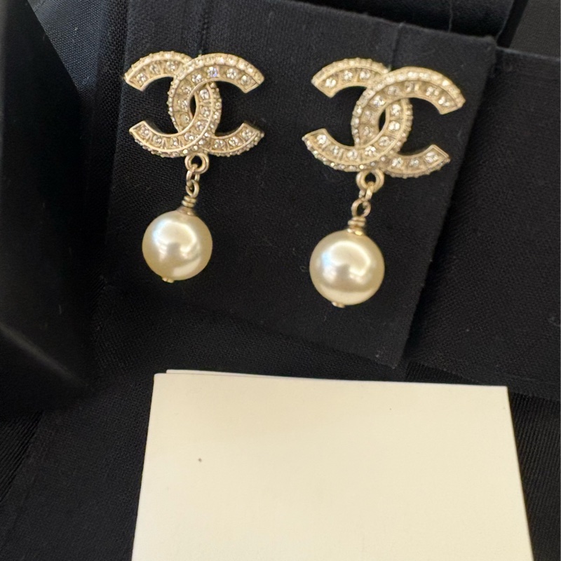 香奈兒Chanel 經典淡金色雙C碎鑽 珍珠耳環 針式耳環-1