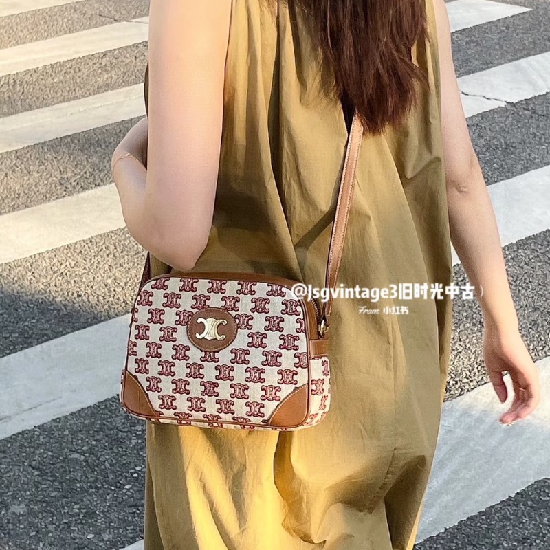 Celine凱璇門老花帆布拼皮相機包23*16*6 全新閒置配件塵袋-0