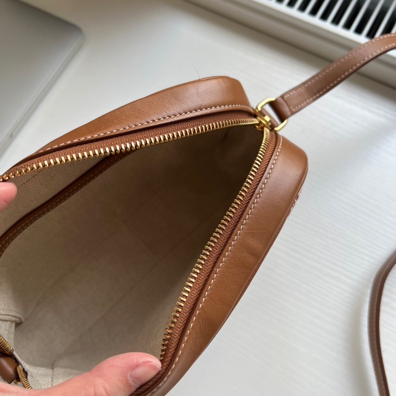 Celine凱璇門老花帆布拼皮相機包23*16*6 全新閒置配件塵袋-2