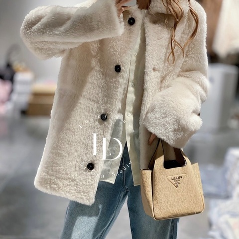 Prada卡其色mini菜籃子顆粒軟牛皮18*15.5*10 98新配件塵袋