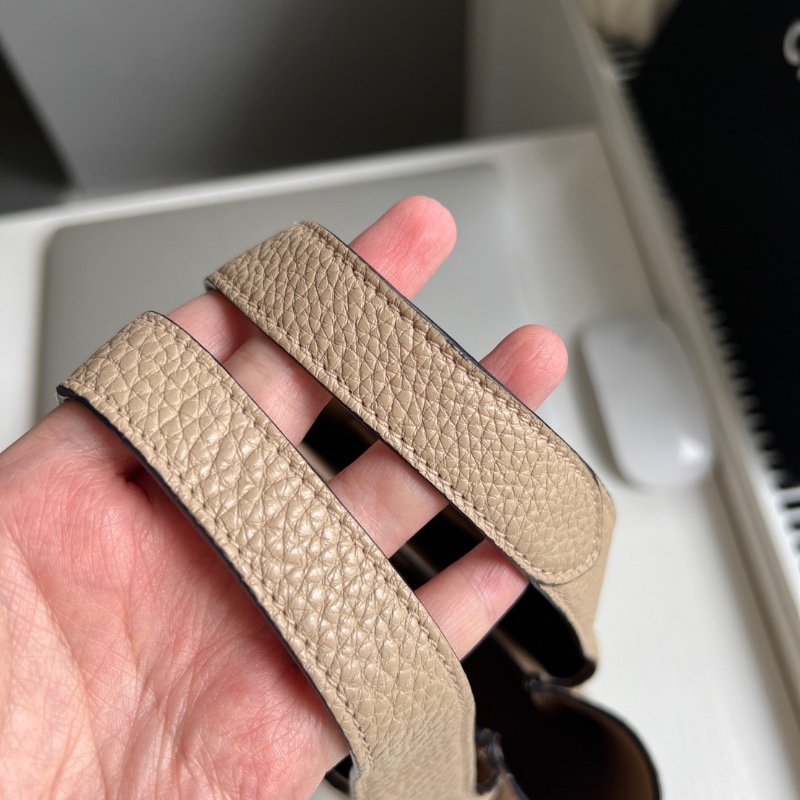 Prada卡其色mini菜籃子顆粒軟牛皮18*15.5*10 98新配件塵袋-3