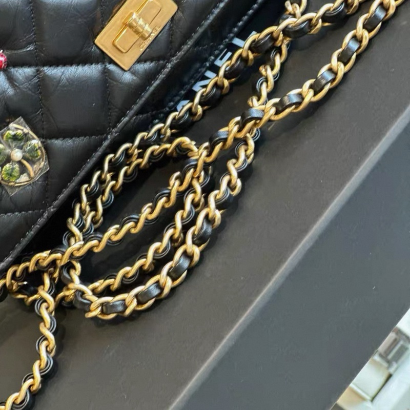 Chanel絕版徽章woc-3