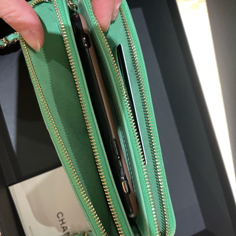 Chanel相機包 牛皮woc 放的下手機-3