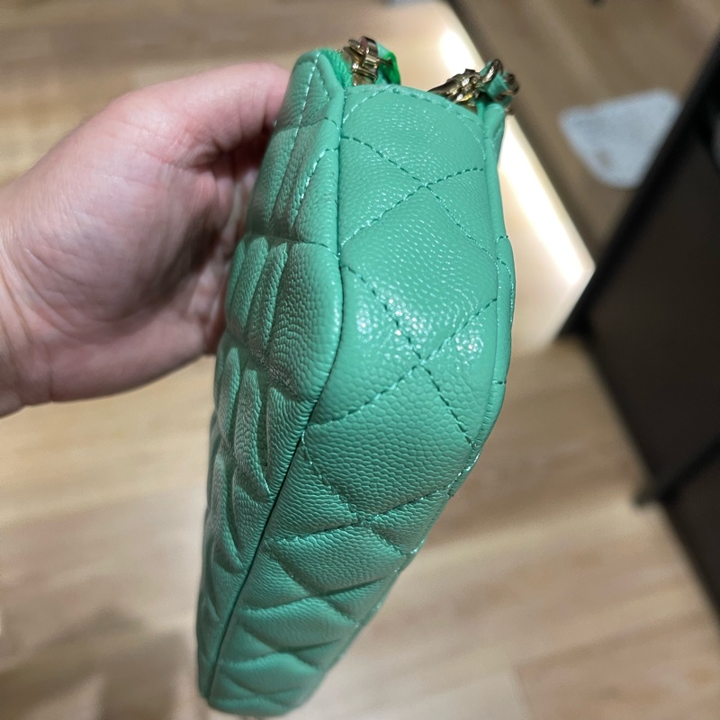 Chanel相機包 牛皮woc 放的下手機-5