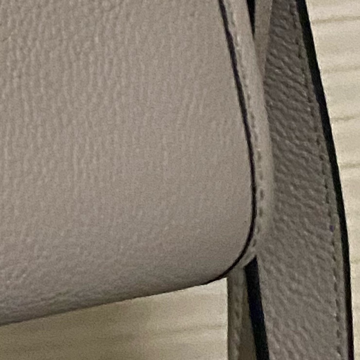 近全新 Bally 大象灰 灰色 鎖頭包 旋鈕 簡約低調 容量大 小方包 大方包 肩背帶 手提 斜背 皮質超好-9