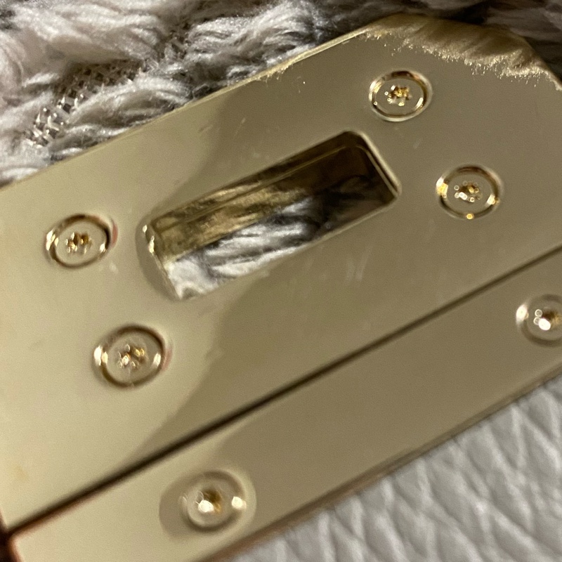 近全新 Bally 大象灰 灰色 鎖頭包 旋鈕 簡約低調 容量大 小方包 大方包 肩背帶 手提 斜背 皮質超好-25