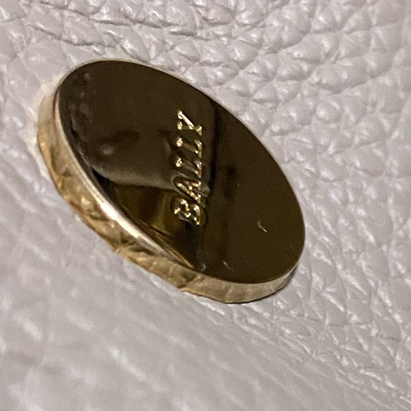 近全新 Bally 大象灰 灰色 鎖頭包 旋鈕 簡約低調 容量大 小方包 大方包 肩背帶 手提 斜背 皮質超好-26