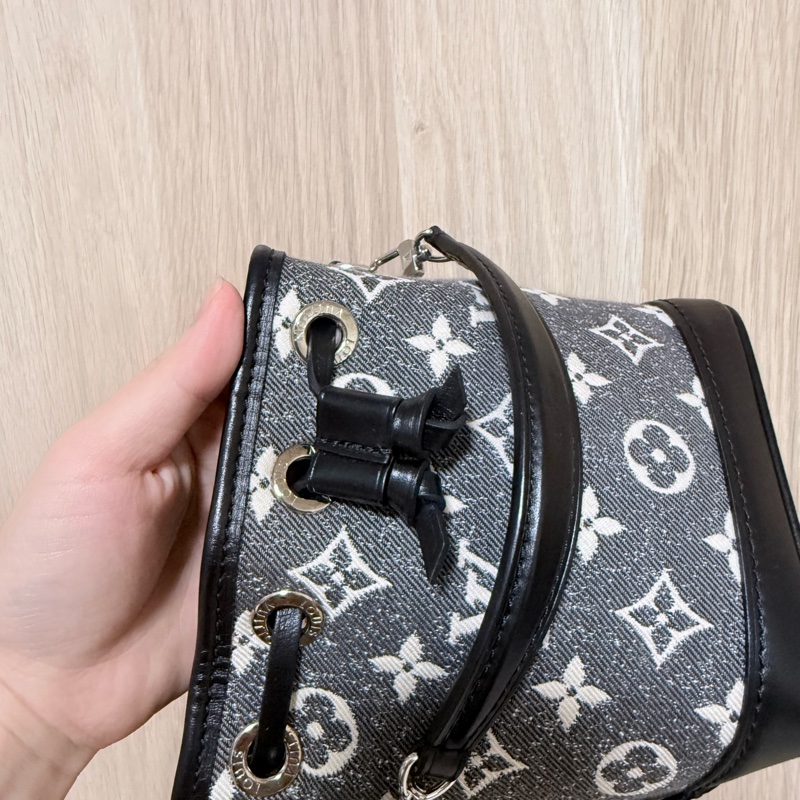 Louis Vuitton Louis Vuitton 經典NANO NOE單寧牛仔帆布束口肩背水桶包(迷你/灰)-17