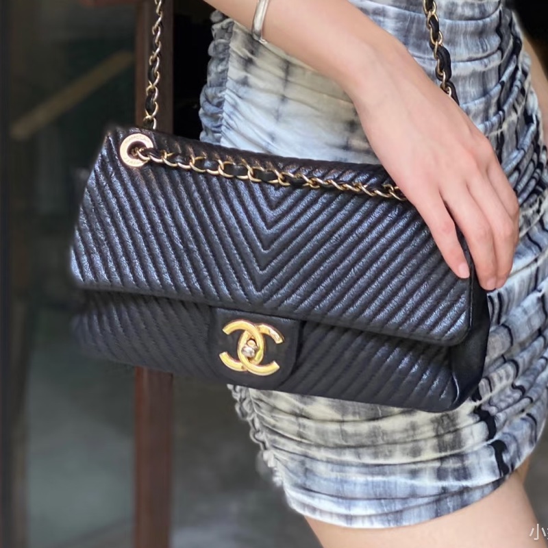經典奢華👜 Chanel香奈兒黑金中號v紋cf鏈條單肩斜挎包-3