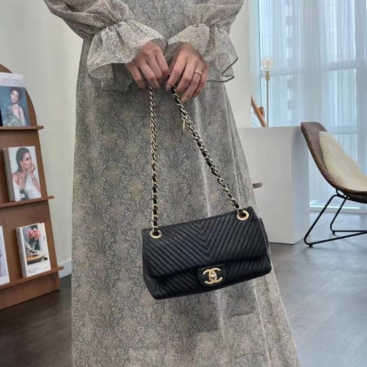 經典奢華👜 Chanel香奈兒黑金中號v紋cf鏈條單肩斜挎包-5