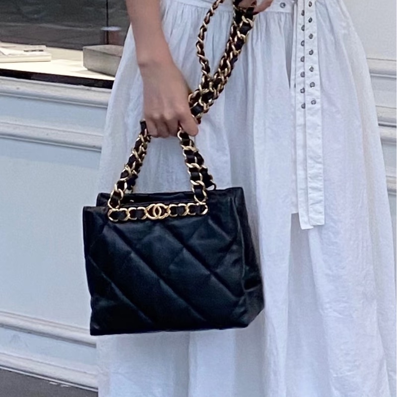 慵懶氣質風💎99新🆕Chanel香奈兒黑金菱格紋托特單肩手提包-1