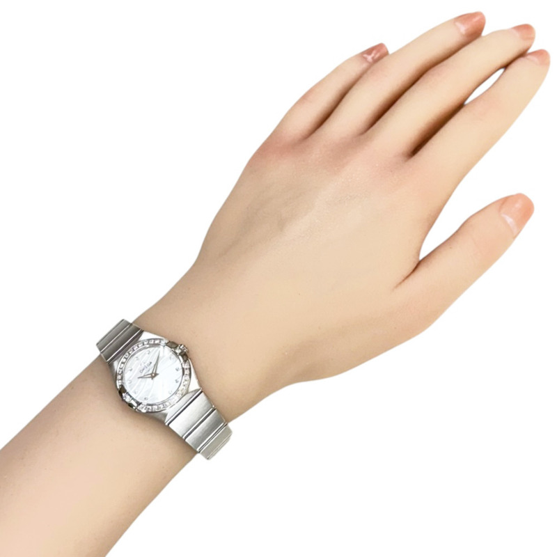 歐米茄星座系列腕錶，不鏽鋼，12315246055006，石英機芯，女士，二手，鑽石錶圈，12顆鑽石，珍珠母貝錶盤。-1