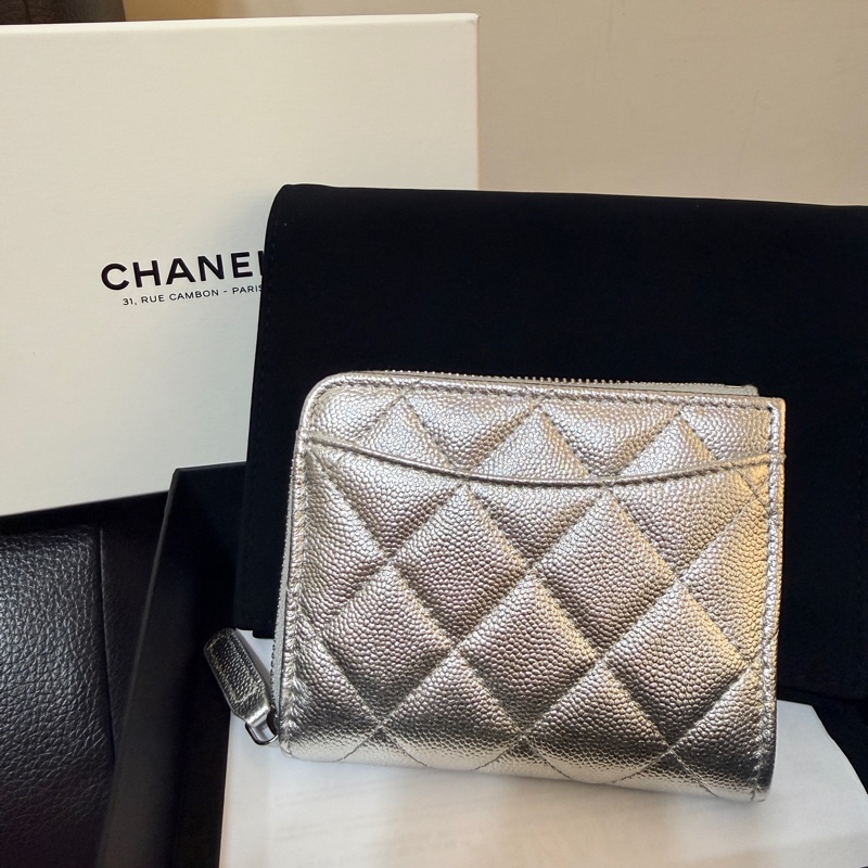 Chanel 最新款 26P銀 超好用L短夾 全新-1
