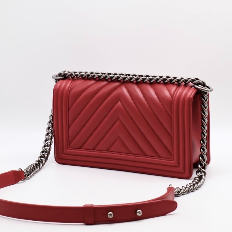 CHANEL Boy25 V紋牛皮口蓋包 - 紅銀22開-1