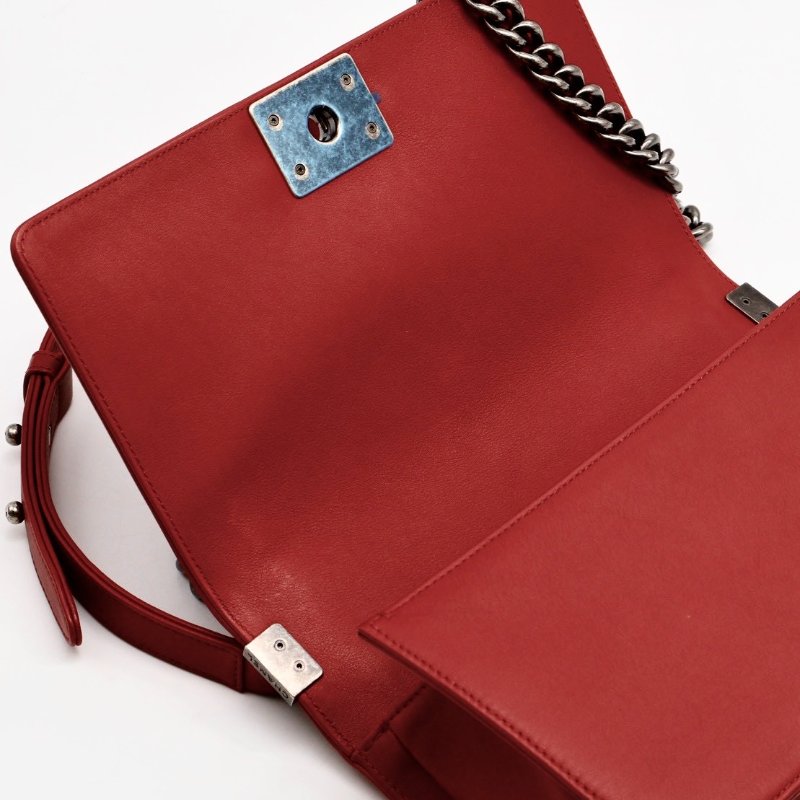 CHANEL Boy25 V紋牛皮口蓋包 - 紅銀22開-3