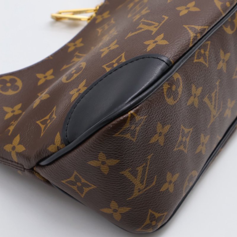 LOUIS VUITTON Boulogne牛角包 - PM黑-9