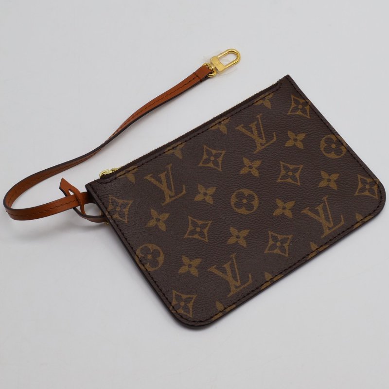 LOUIS VUITTON Loop hobo-3