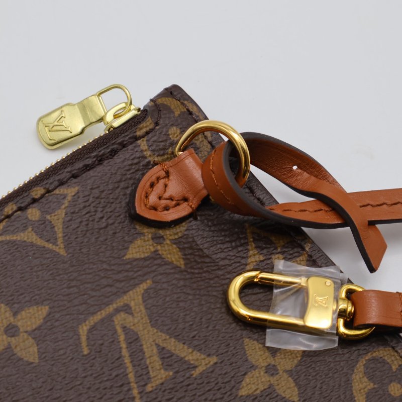 LOUIS VUITTON Loop hobo-5