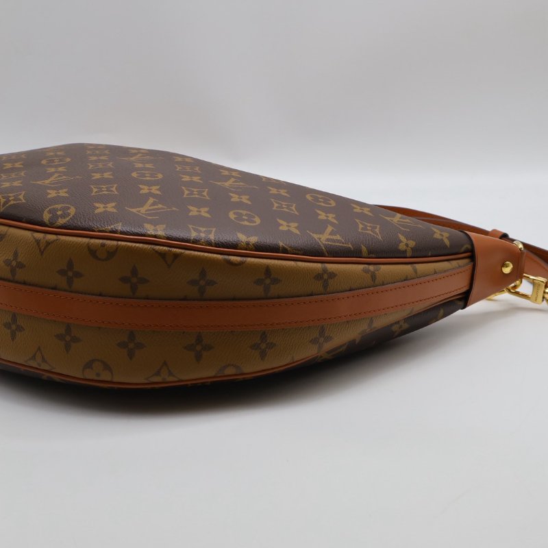 LOUIS VUITTON Loop hobo-13