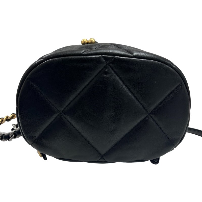 CHANEL 香奈兒 菱格紋翻蓋束口後背包 粗鏈條設計 牛皮 黑色 金扣-4