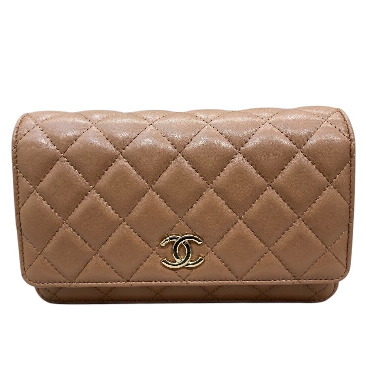 CHANEL 香奈兒 WOC 皮革 緞帶鍊條 側背包 泰奶色-1