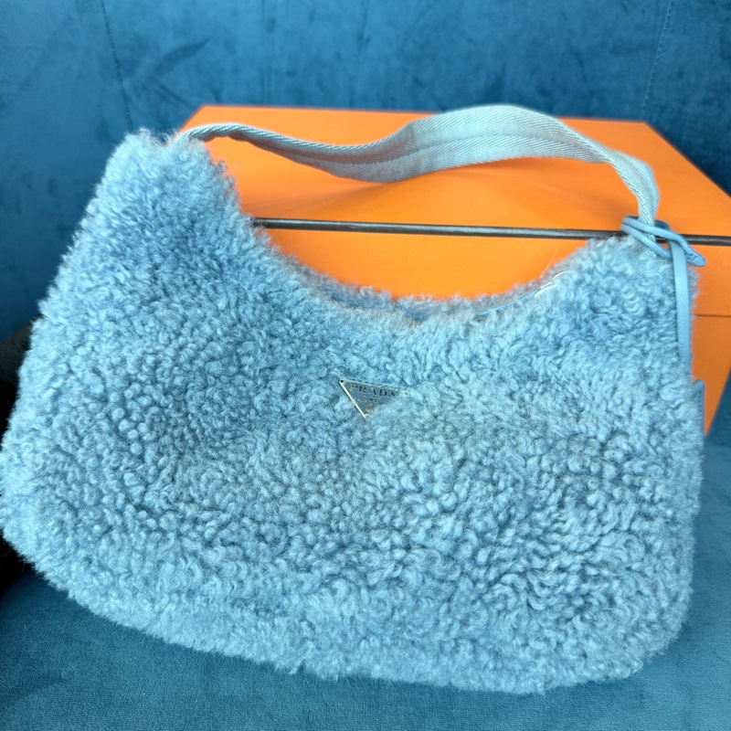 Prada✨尼龍2000 羊羔毛尼龍天藍色Hobo手提包-1