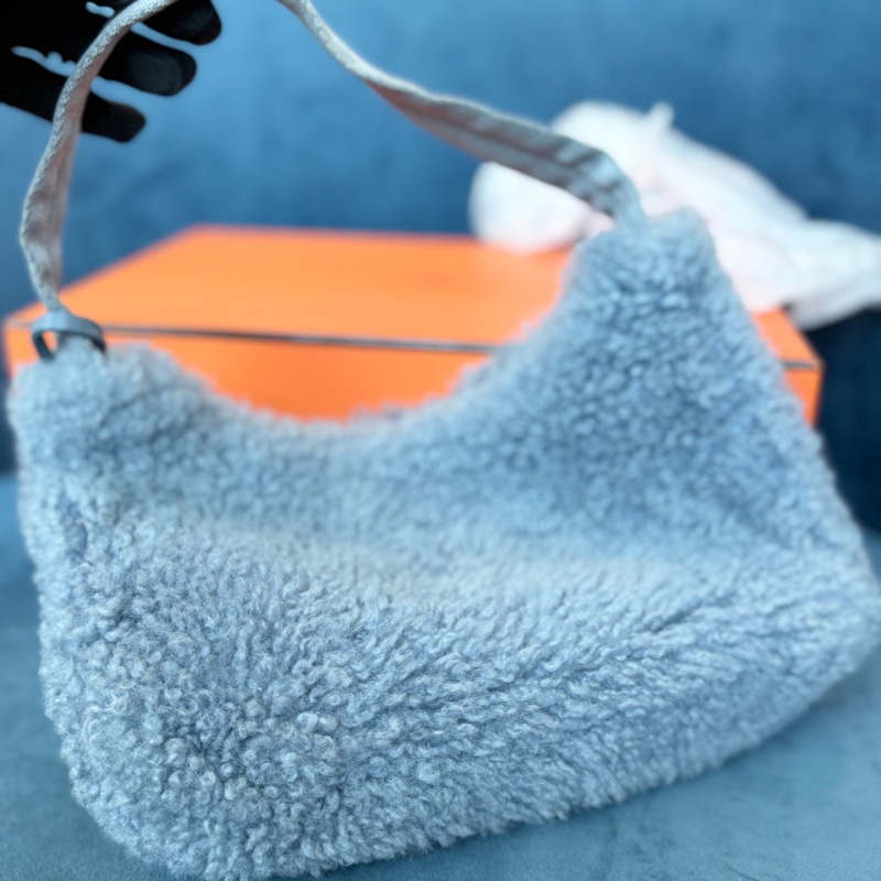 Prada✨尼龍2000 羊羔毛尼龍天藍色Hobo手提包-10