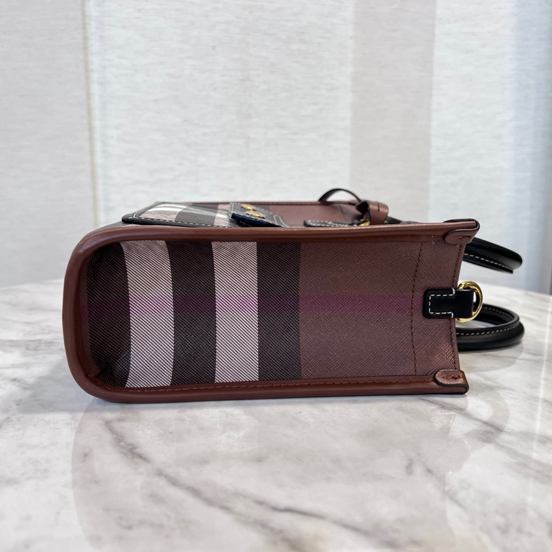 Burberry 經典格紋金釦Freya迷你手提斜背包-3