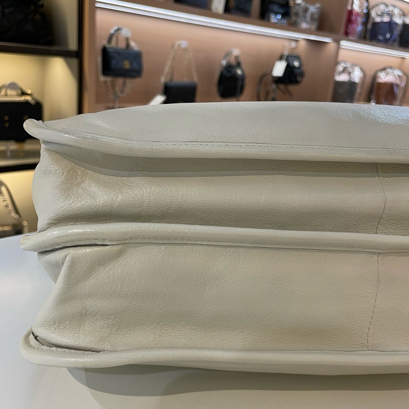 Gucci古驰Horsebit 1955系列中号托特包，白色马衔扣设计，经典款式，容量大，日常通勤、出门都很实用-5