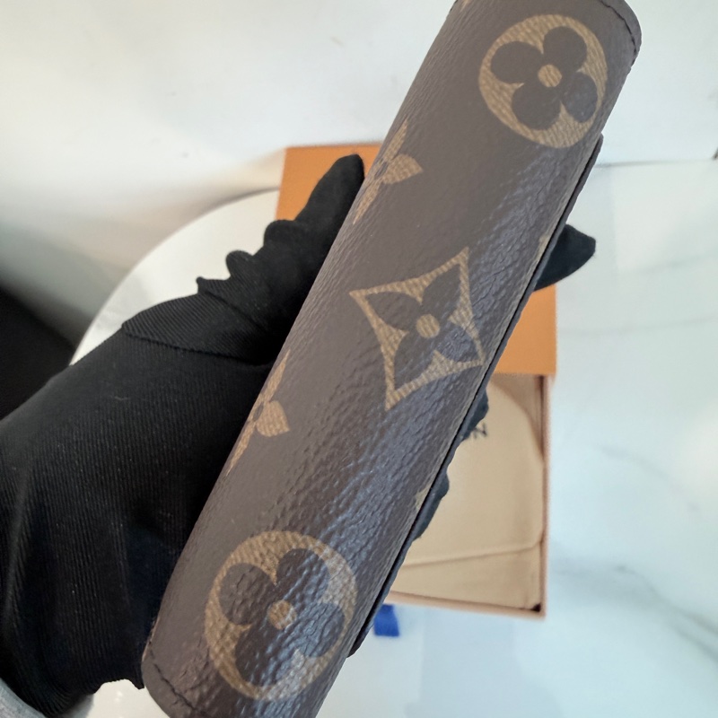 Louis Vuitton✨芯片版 M81461 Lou錢包卡包雙色帆布拉鍊錢包-12