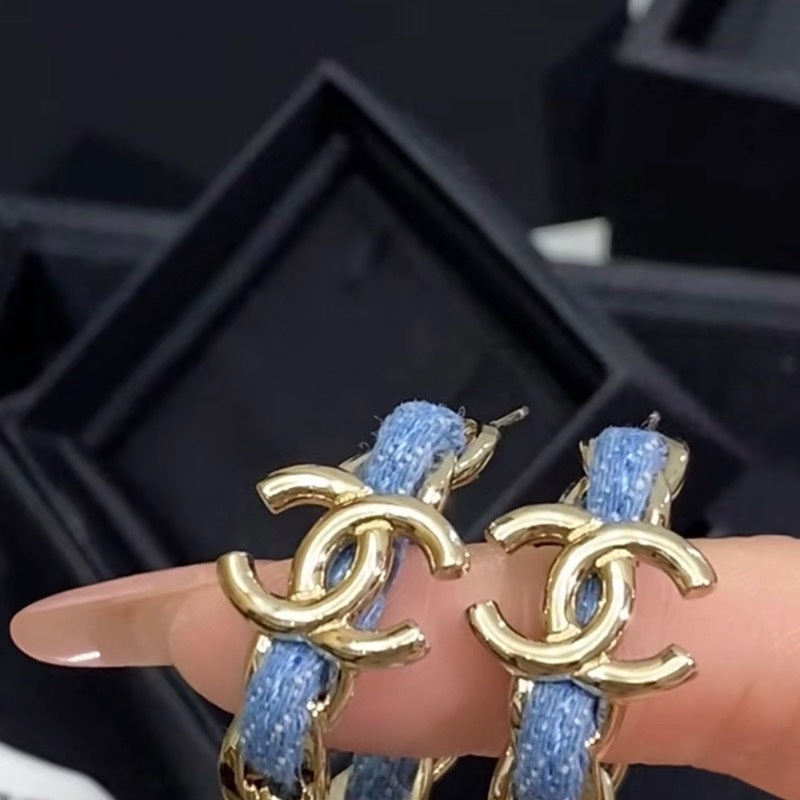 Chanel香奈兒牛仔皮穿耳環-4