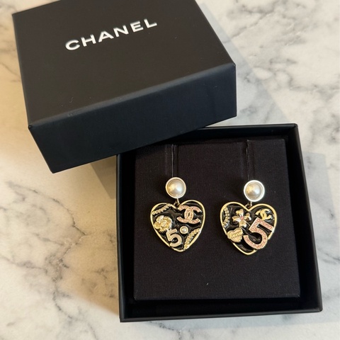 Chanel ABD341珍珠愛心吊飾耳環  超美😻❤️‍🔥❤️‍🔥