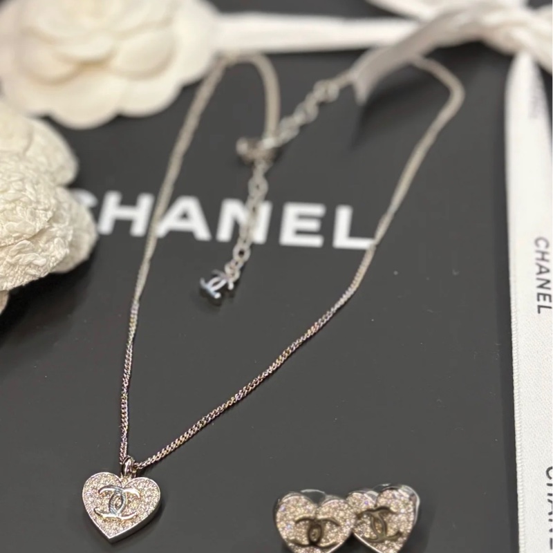 Chanel香奈兒26P閃閃愛心項鍊-2