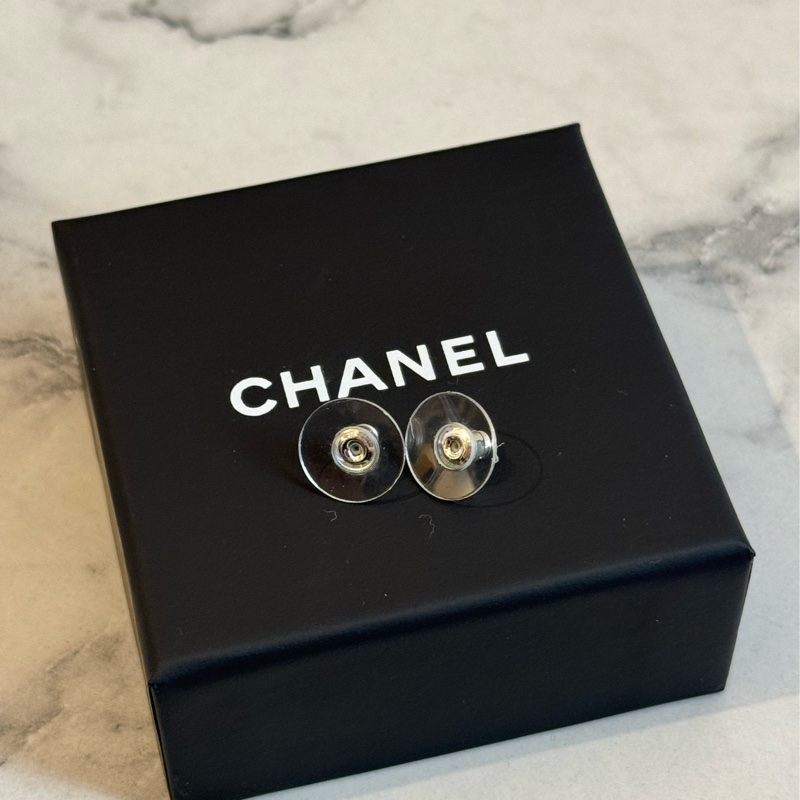 Chanel白邊銀鑽雙C耳環 氣質又帶貴氣❤️-7