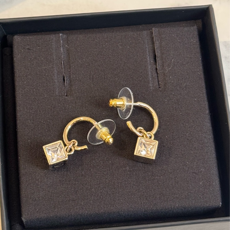 Chanel ABE812淡金方鑽黑雙C耳環 超閃✨✨-1