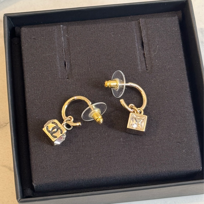 Chanel ABE812淡金方鑽黑雙C耳環 超閃✨✨-2