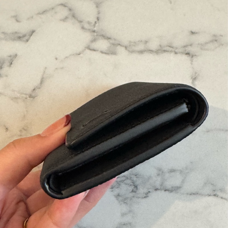 LV M26250黑皮革三折短夾-4