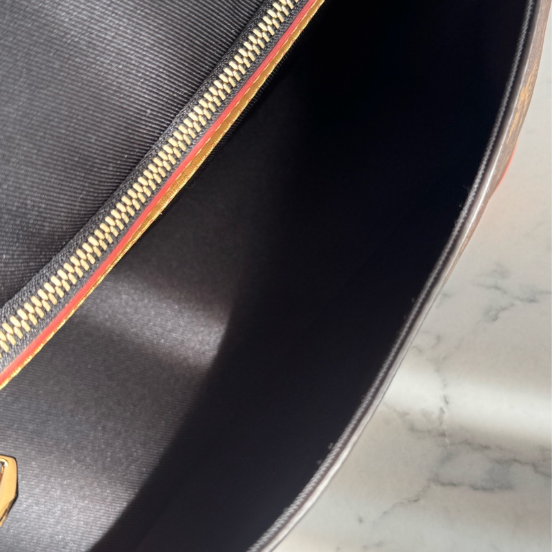 LV M45985花紋法棍包  經典又好用-16