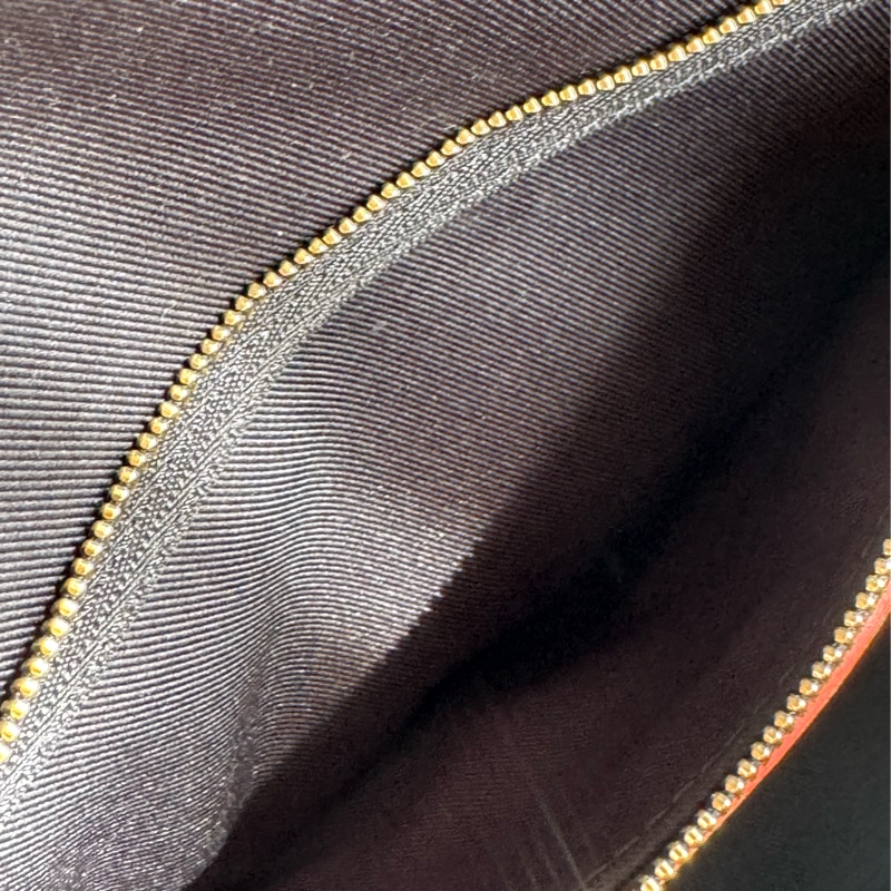 LV M45985花紋法棍包  經典又好用-20