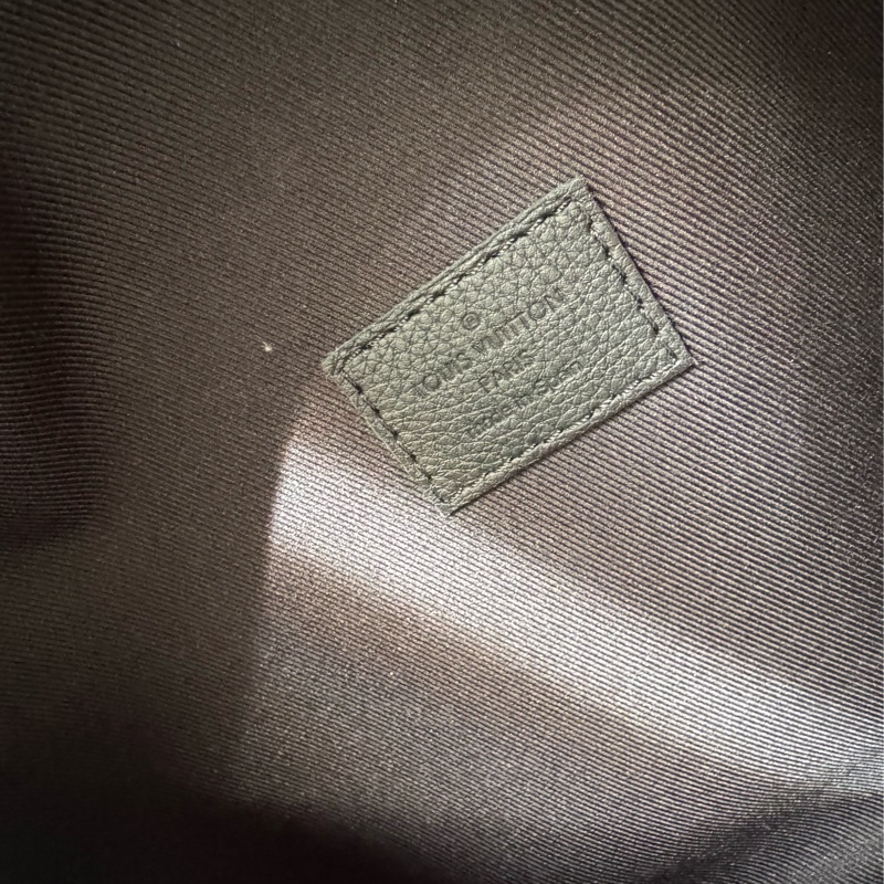 LV  M46036黑壓紋胸口包 經典又帥氣❤️‍🔥❤️‍🔥-16