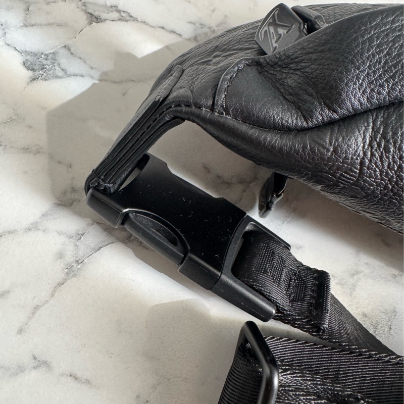 LV  M46036黑壓紋胸口包 經典又帥氣❤️‍🔥❤️‍🔥-31