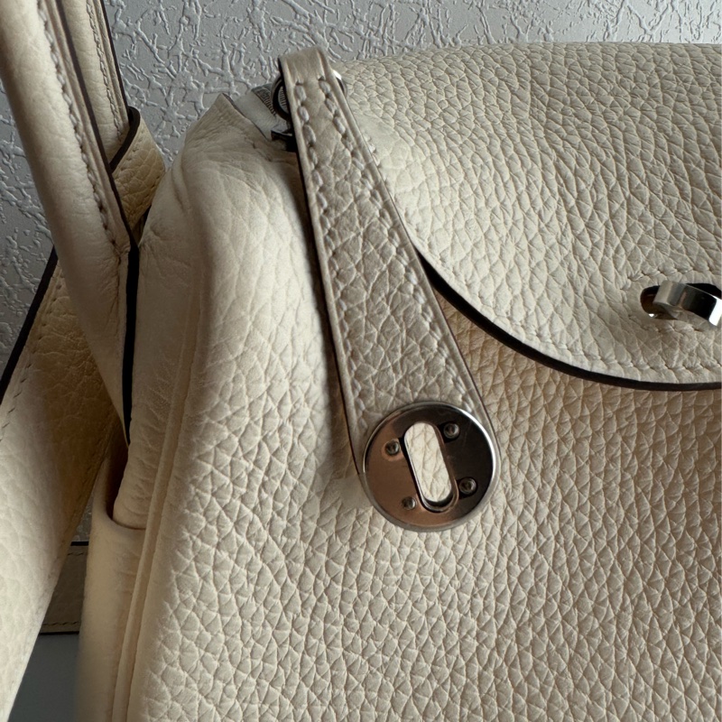 Hermes奶昔白銀釦mini lindy 超仙氣❤️🔥-14