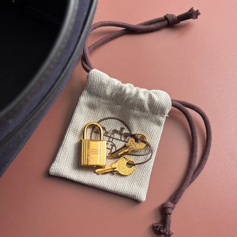 U刻 ::HERMES:: PICOTIN 18深藍色帆布 拼接皮革 金釦手提包 菜籃子-5