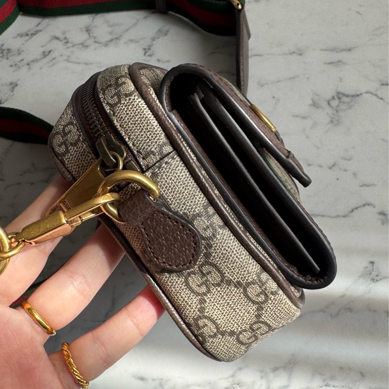 Gucci咖pvc前口袋相機包 超讚❤️中性款-3