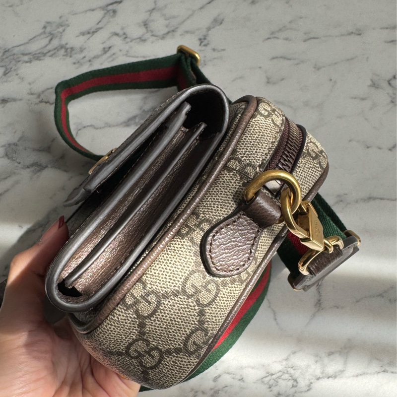 Gucci咖pvc前口袋相機包 超讚❤️中性款-4