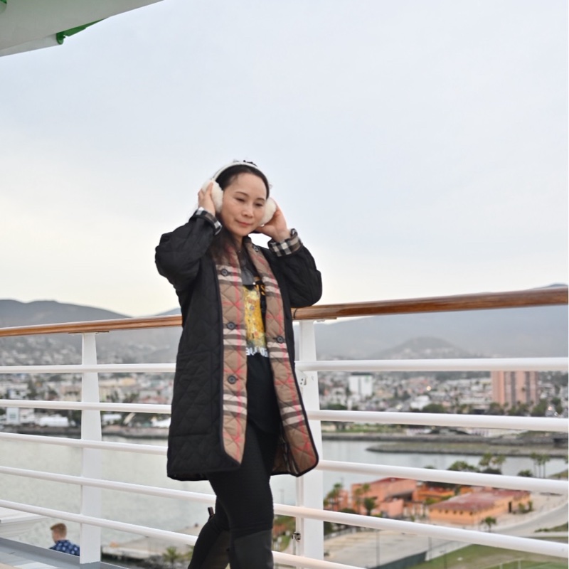 Burberry 經典款鋪棉外套-1