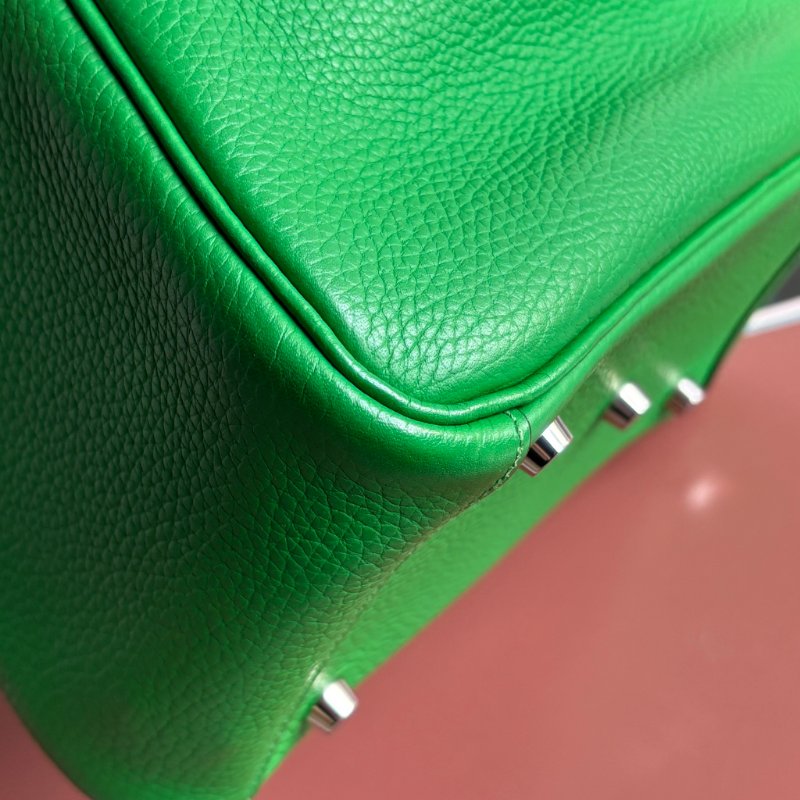 🅁刻 ::HERMES::竹子綠皮革銀釦LINDY 26手提肩背包-10